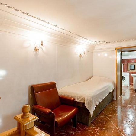 Rustaveli Downtown Aparthotel Tbilisi Esterno foto