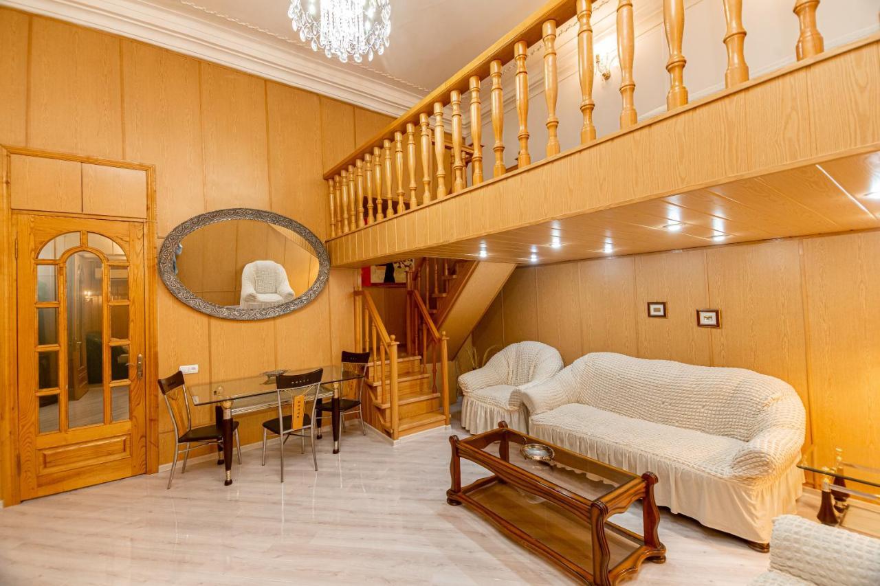 Rustaveli Downtown Aparthotel Tbilisi Esterno foto