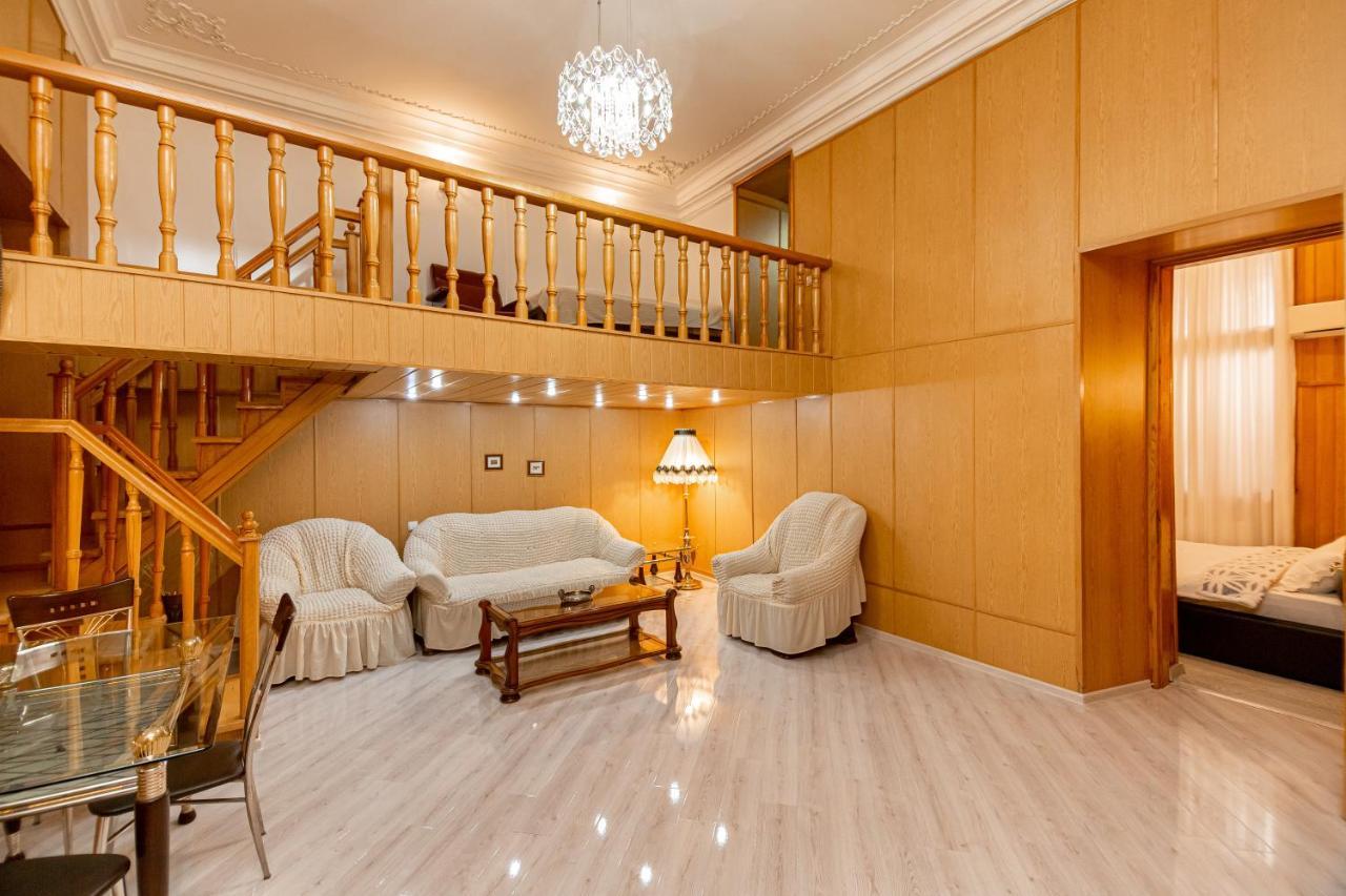 Rustaveli Downtown Aparthotel Tbilisi Esterno foto