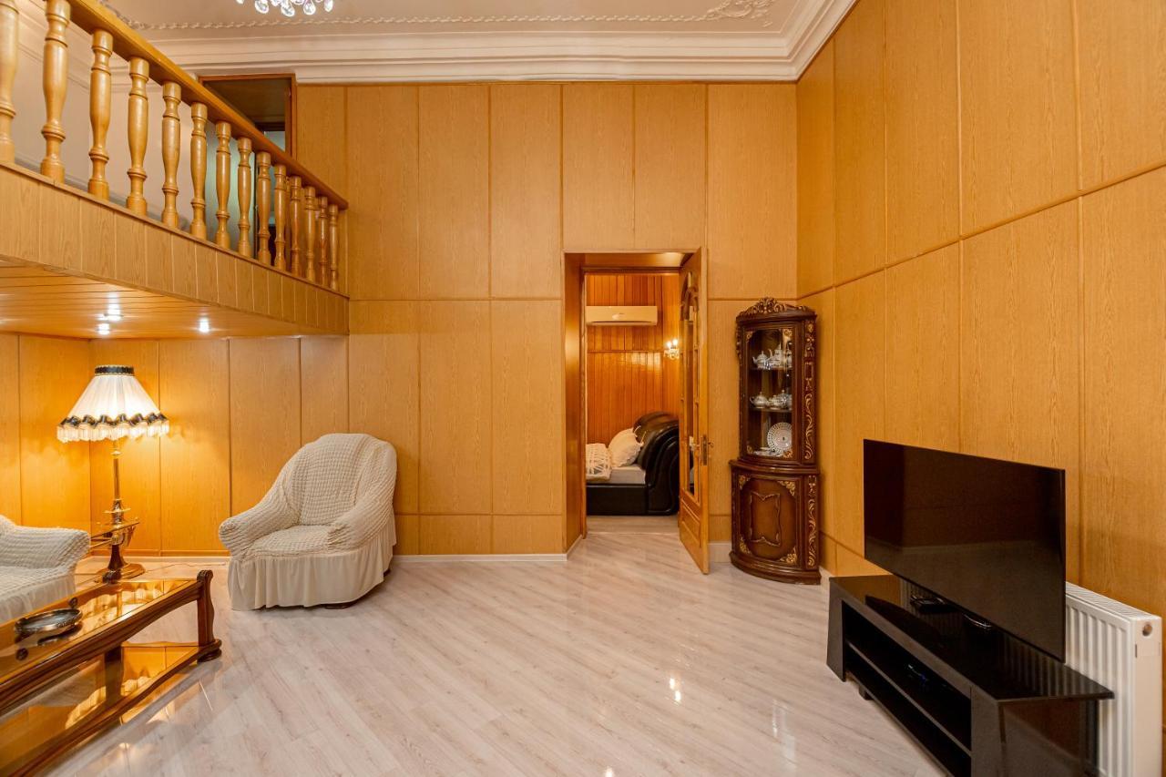 Rustaveli Downtown Aparthotel Tbilisi Esterno foto