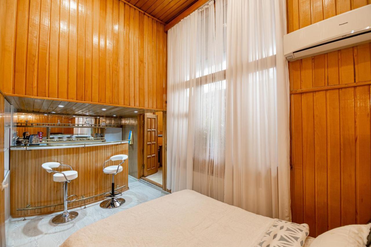 Rustaveli Downtown Aparthotel Tbilisi Esterno foto