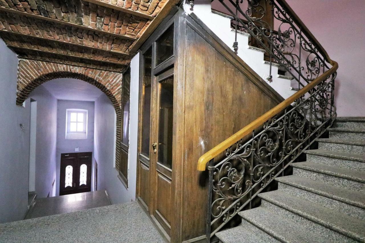 Rustaveli Downtown Aparthotel Tbilisi Esterno foto